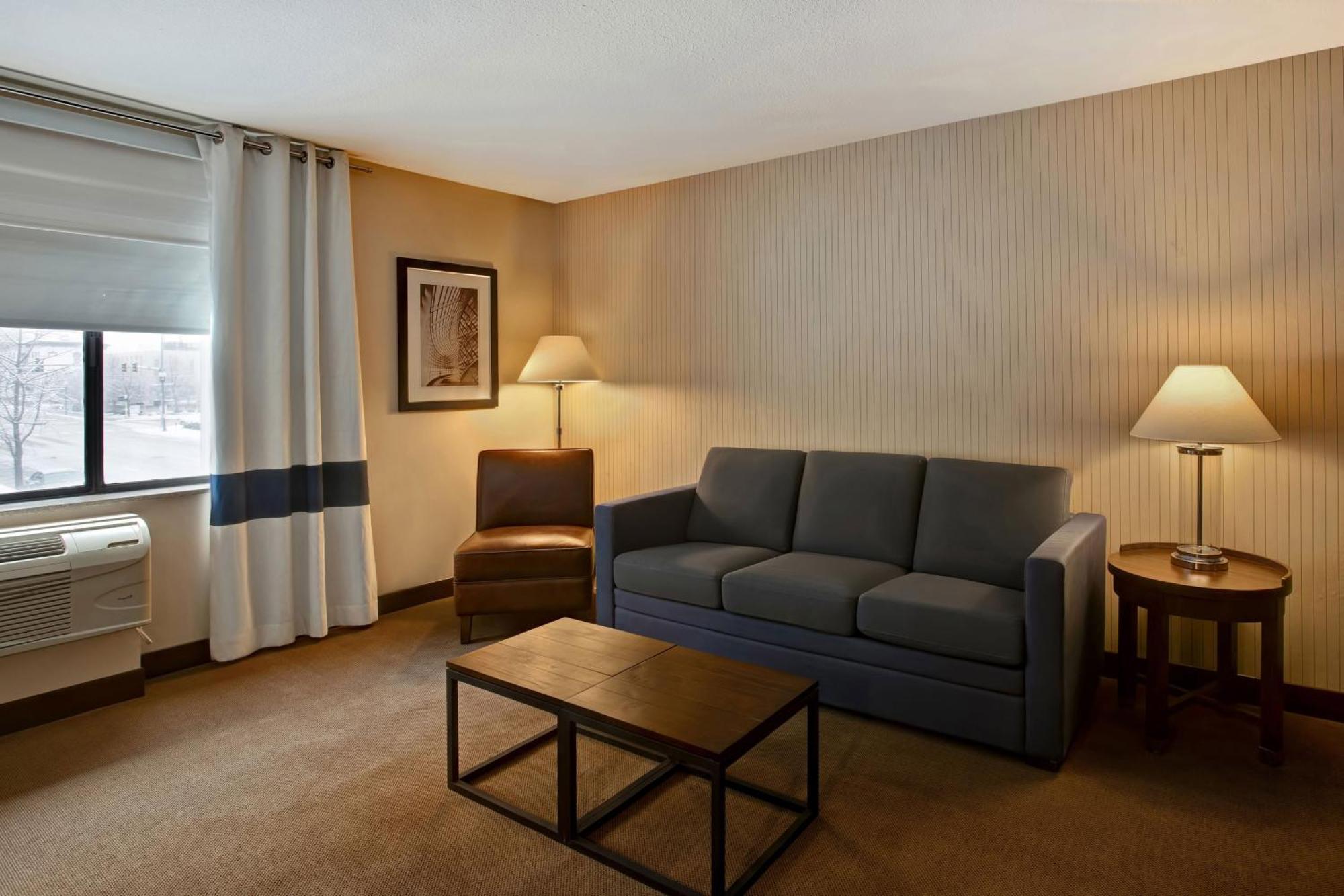 Four Points By Sheraton Peoria Exterior photo